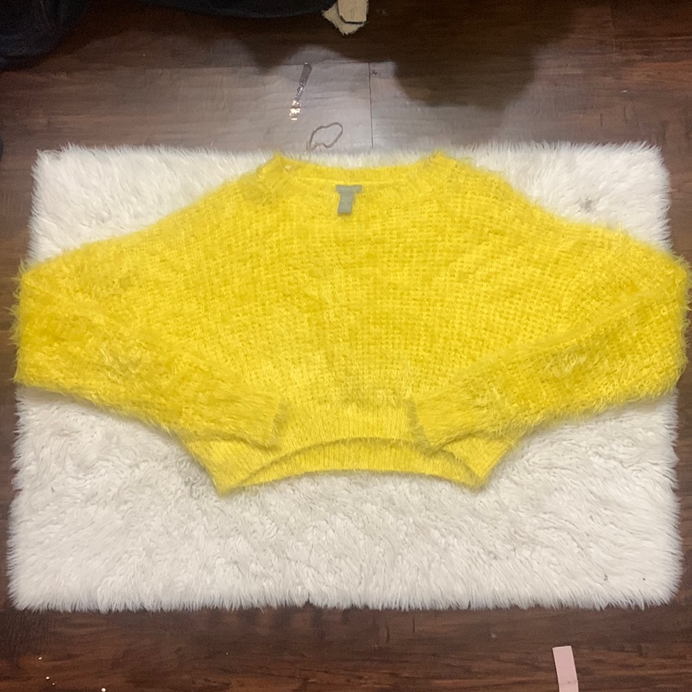 Extra Large Cropped Yellow Sweater